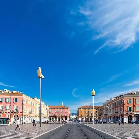 Charming Flat, Fully Equipped, Air Conditioning, Only 300m - La Loge דירה ניס