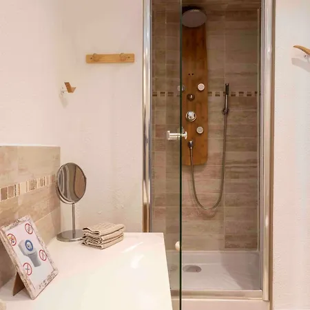 Charming Flat, Fully Equipped, Air Conditioning, Only 300m - La Loge