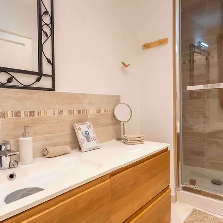 דירה Charming Flat, Fully Equipped, Air Conditioning, Only 300m - La Loge *