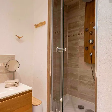 Charming Flat, Fully Equipped, Air Conditioning, Only 300m - La Loge * ניס