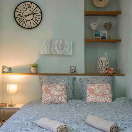 Charming Flat, Fully Equipped, Air Conditioning, Only 300m - La Loge דירה