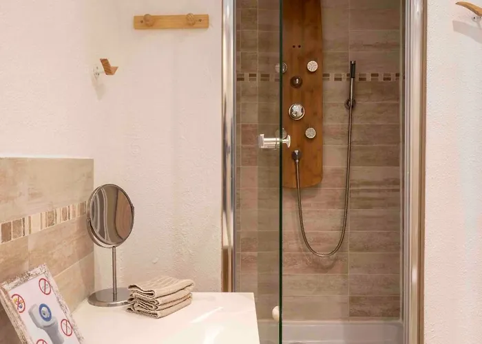 Charming Flat, Fully Equipped, Air Conditioning, Only 300m - La Loge