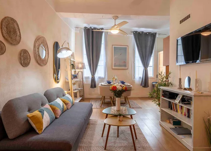 Apartamento Charming Flat, Fully Equipped, Air Conditioning, Only 300m - La Loge