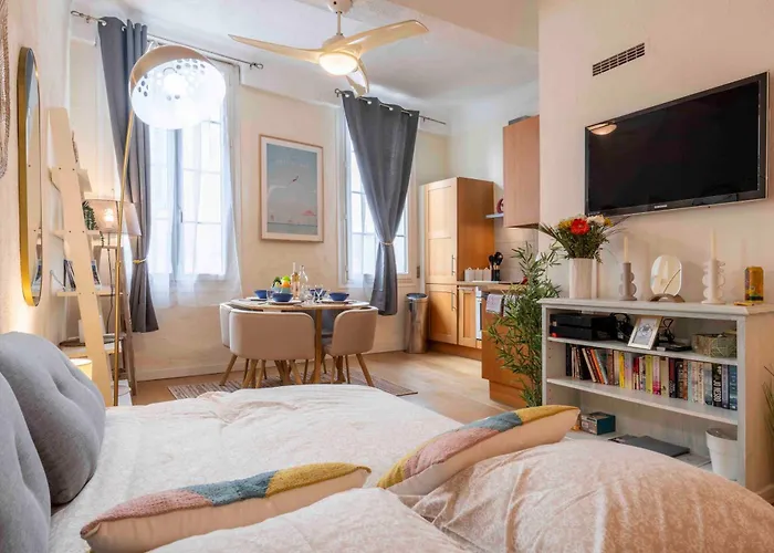 Charming Flat, Fully Equipped, Air Conditioning, Only 300m - La Loge Apartamento *