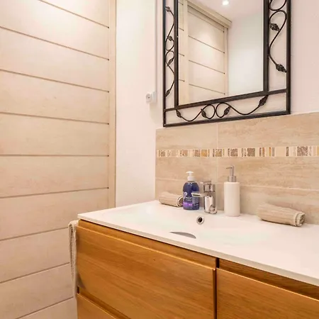 Charming Flat, Fully Equipped, Only 300m - La Loge *